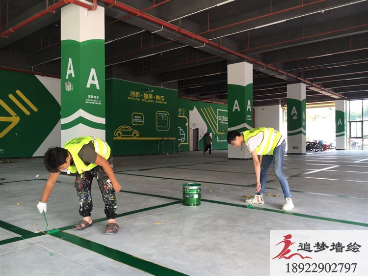 松山湖瑞鷹國際停車場