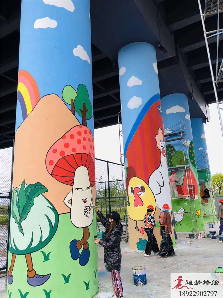厚街高速橋墩涂鴉